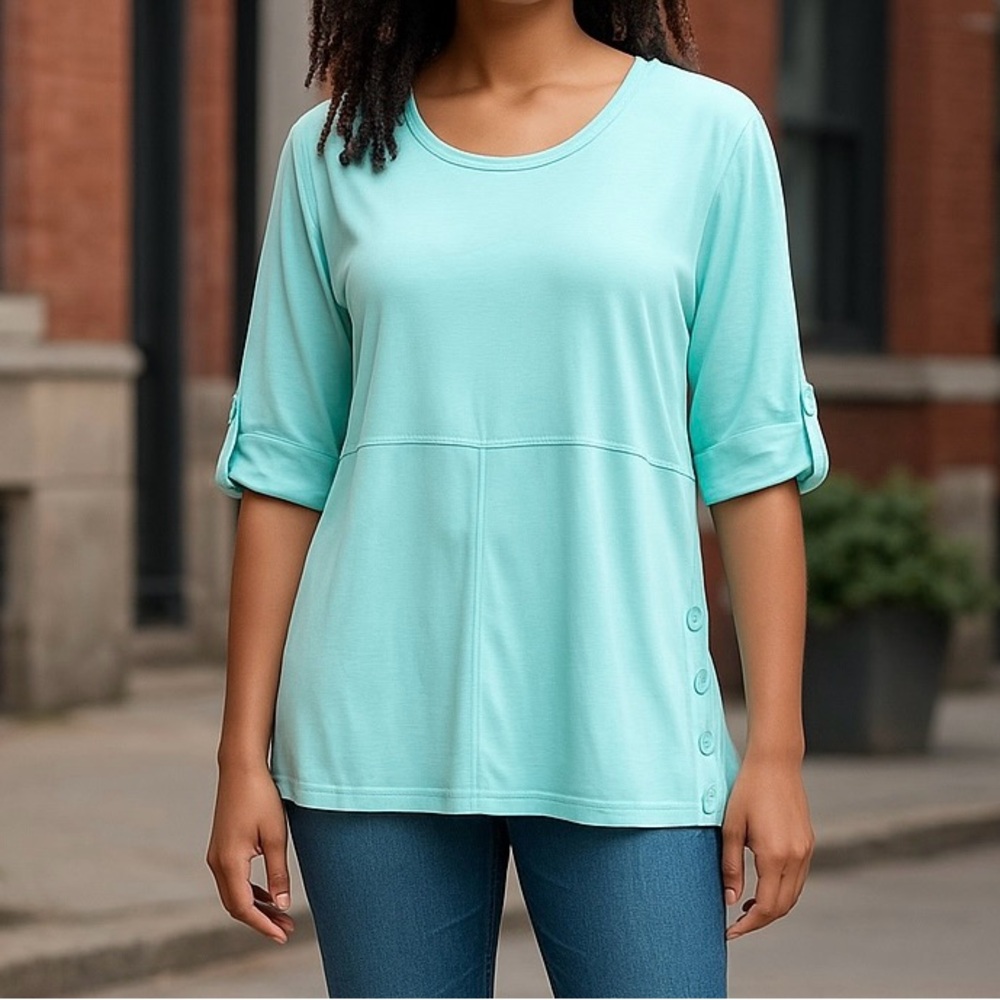 Simply Noelle Top Pale Mint Green Half Sleeve Round Neckline Split Hem